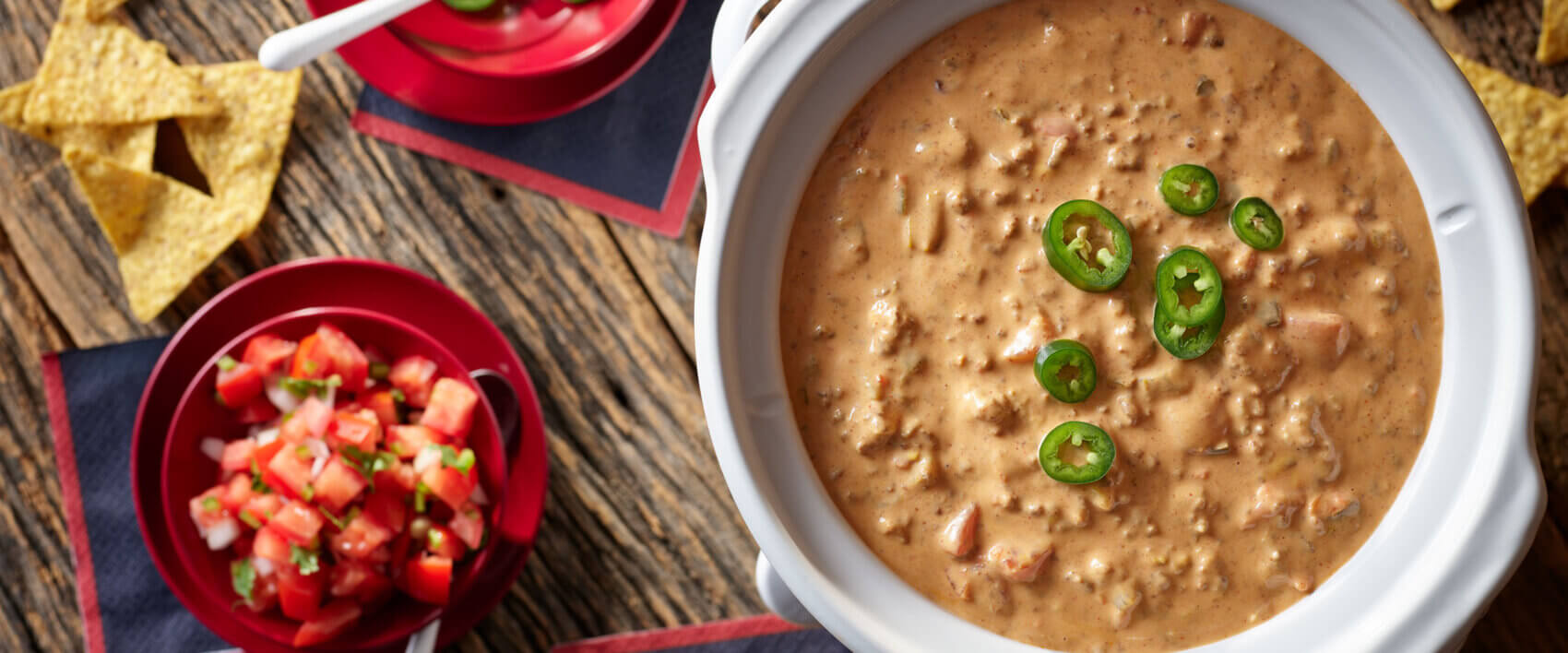 Slow Cooker Chili Con Queso Dip HORMEL® Chili