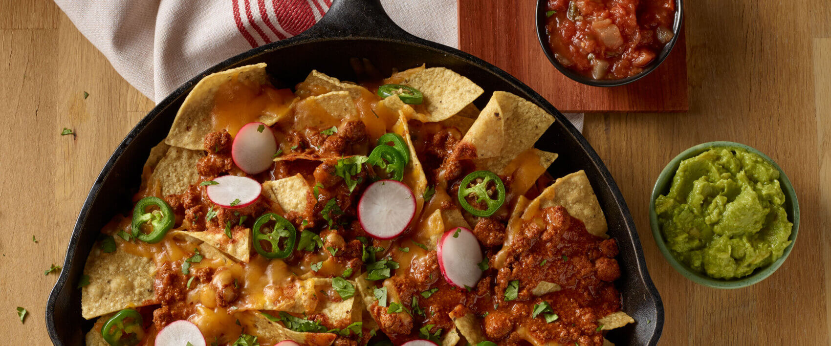 Easy Skillet Chili Nachos - HORMEL® Chili