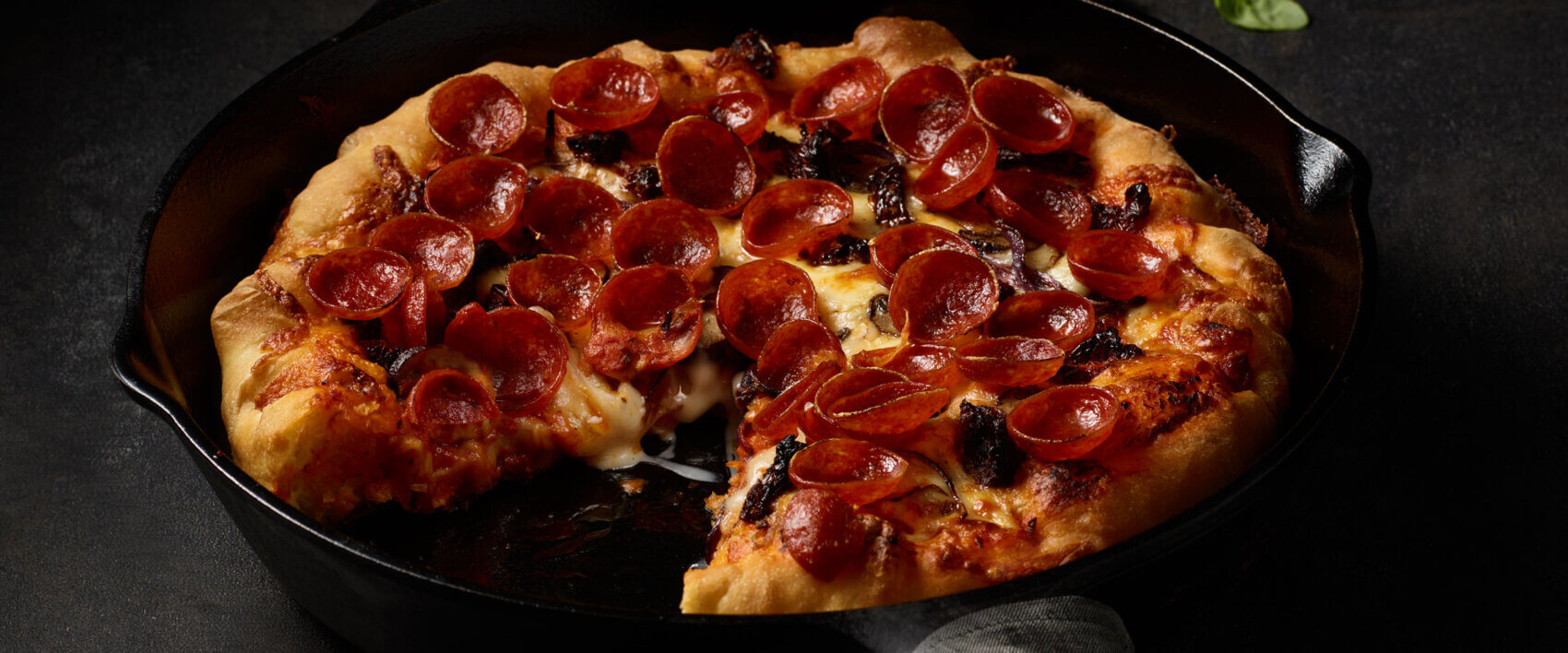 Cup N’ Crisp Pan Pizza HORMEL® Pepperoni