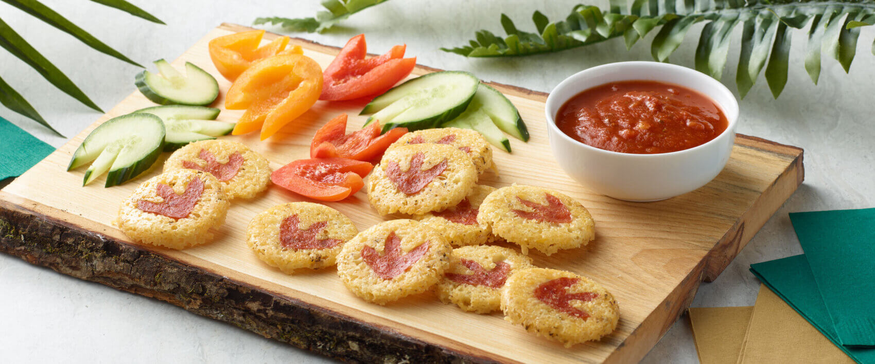 Dinosaur Footprint Crisps - HORMEL® Pepperoni