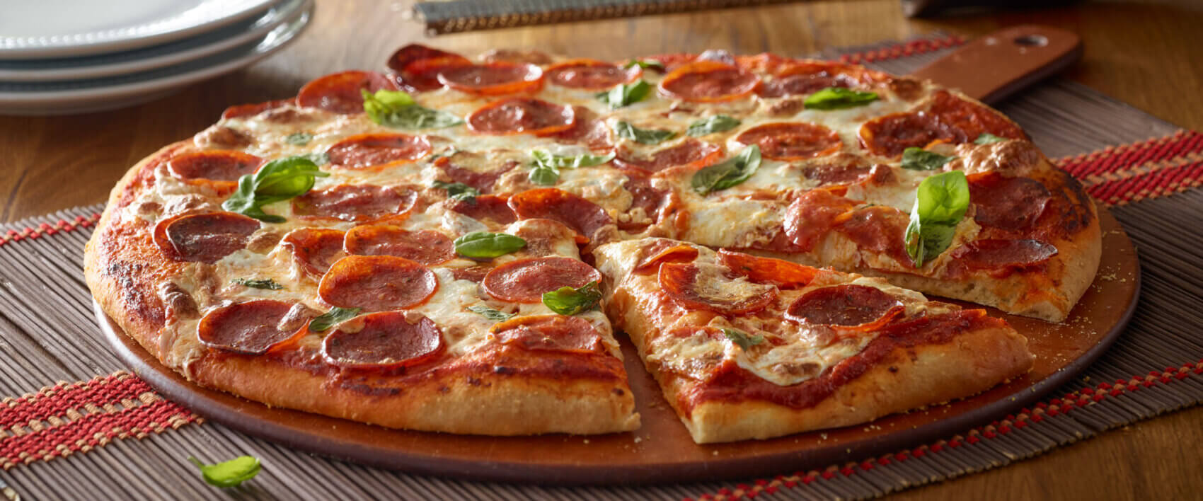 https://www.hormel.com/brands/hormel-pepperoni/wp-content/uploads/sites/3/Recipes_2400_Spicy-Pepperoni-Pizza-1700x708.jpg