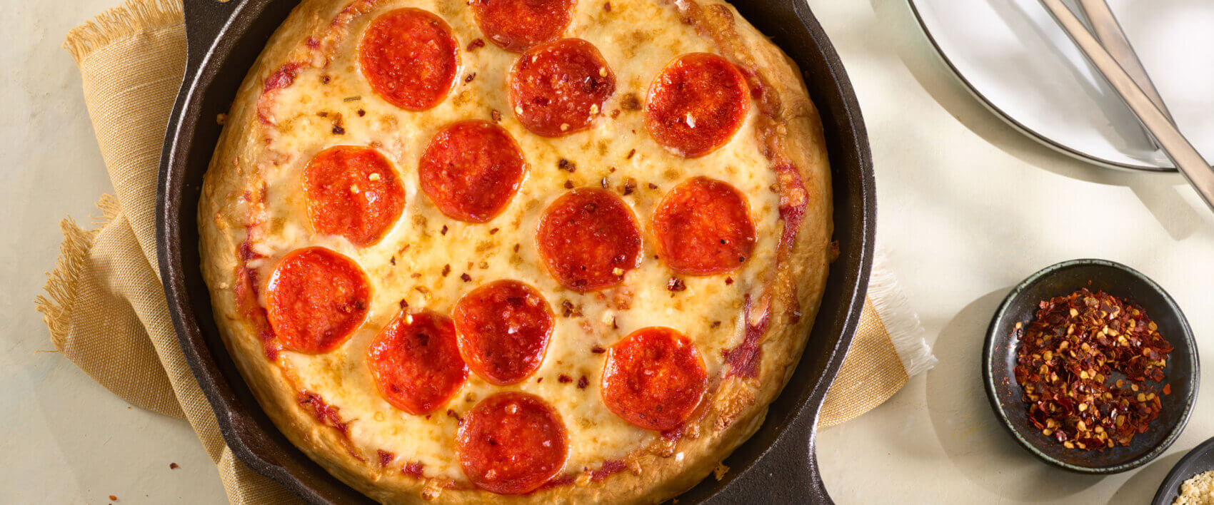 Cast-Iron Pepperoni Pizza - HORMEL® Pepperoni
